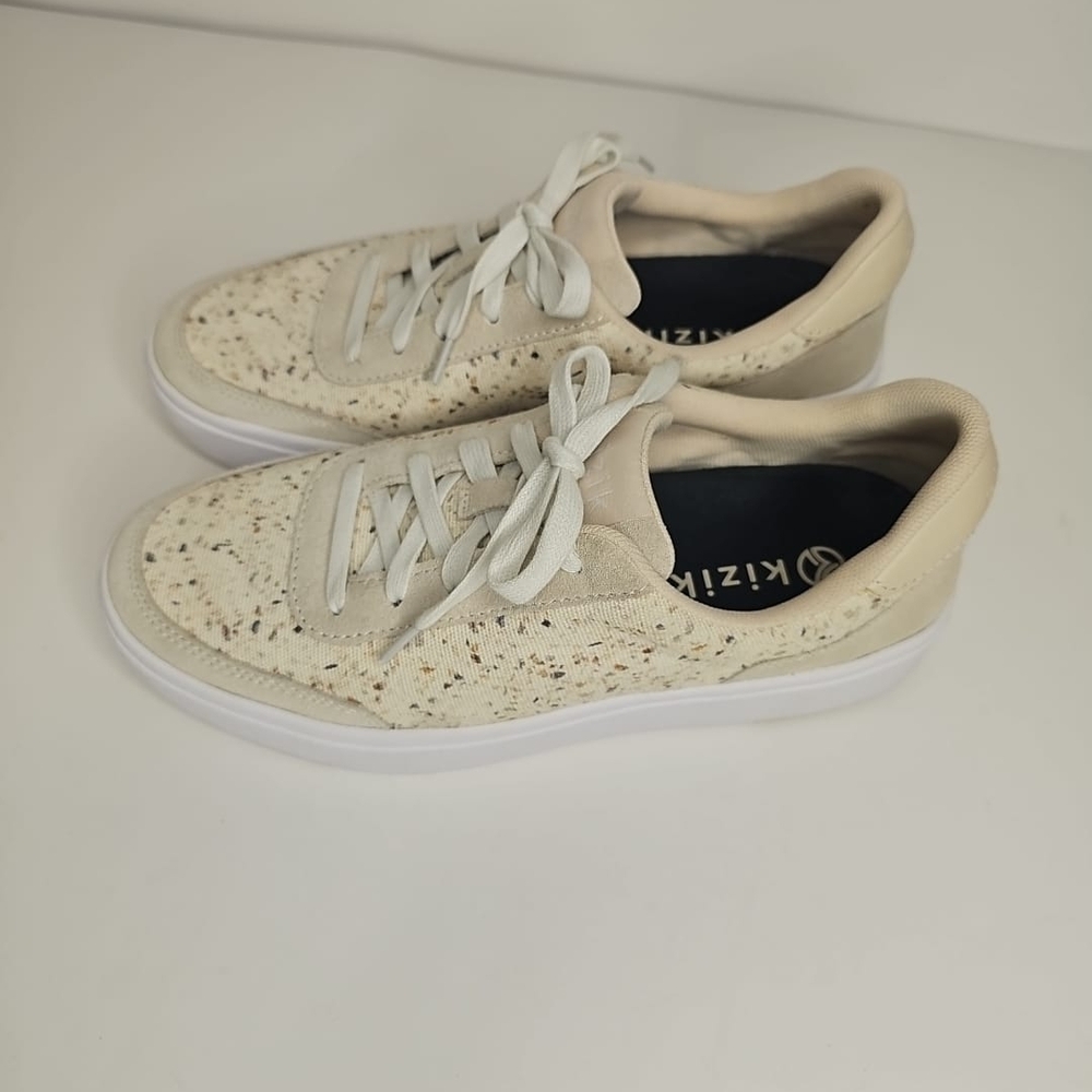 Kizik Unisex Prague Cream Sneakers Size Men's 6.5 Women's 8